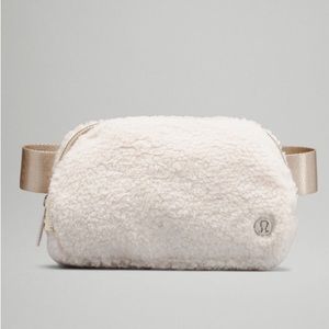 EUC- Everywhere Belt Bag- Sherpa 1L